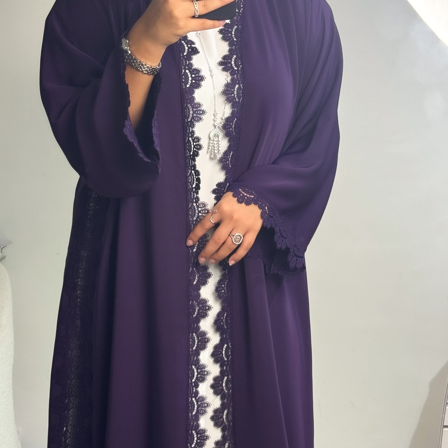 Dantiel Abayas